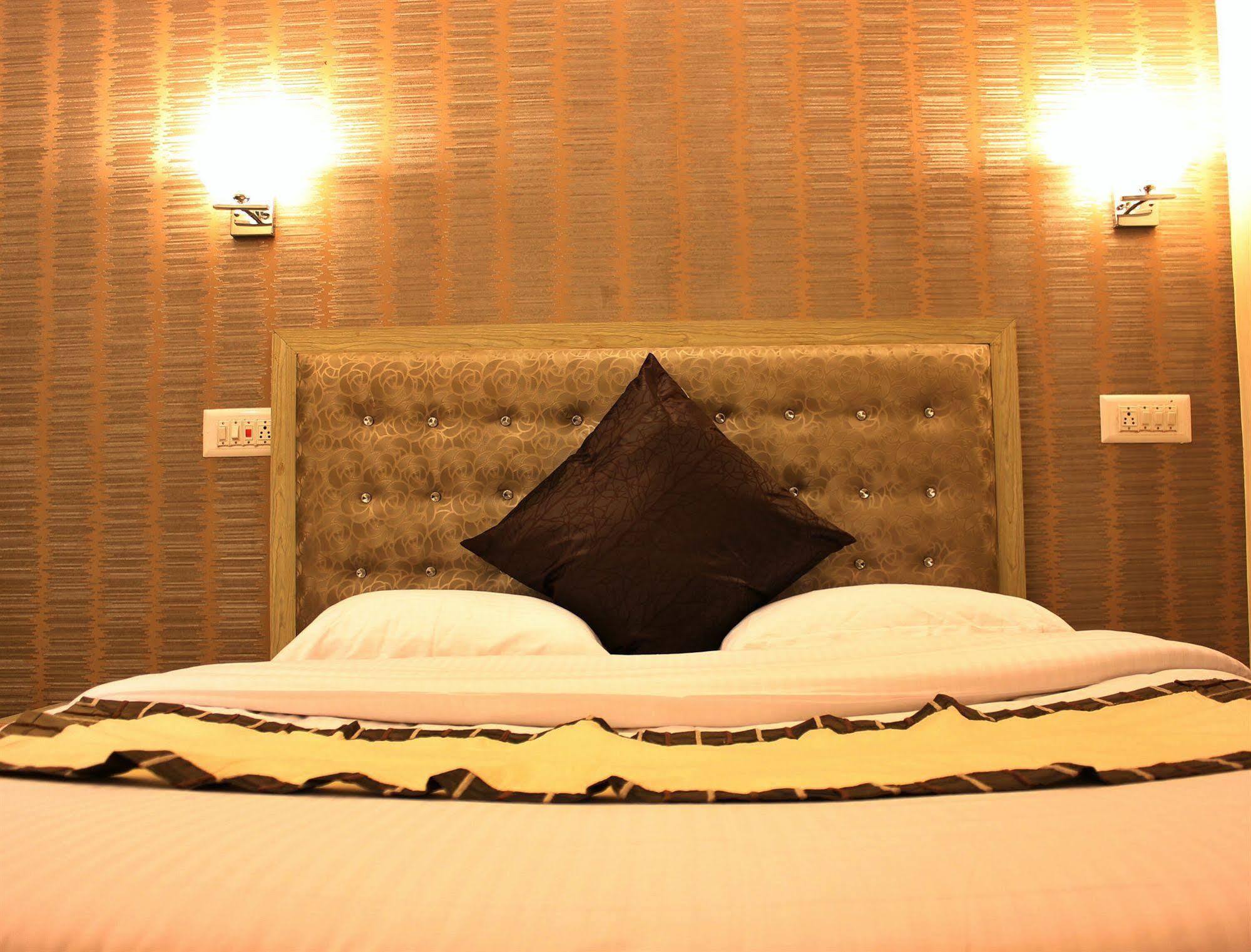 Hotel Walisons Resorts Srīnagar Extérieur photo