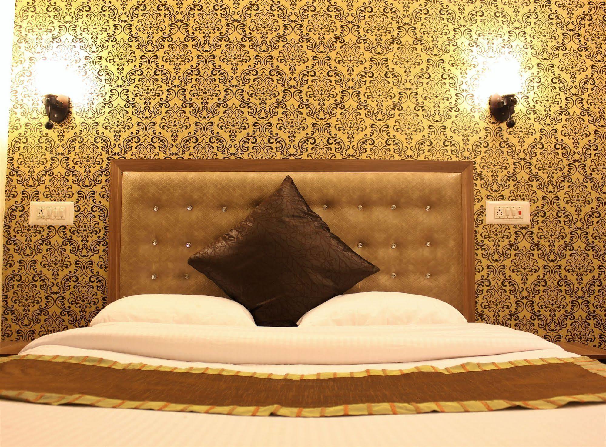 Hotel Walisons Resorts Srīnagar Extérieur photo