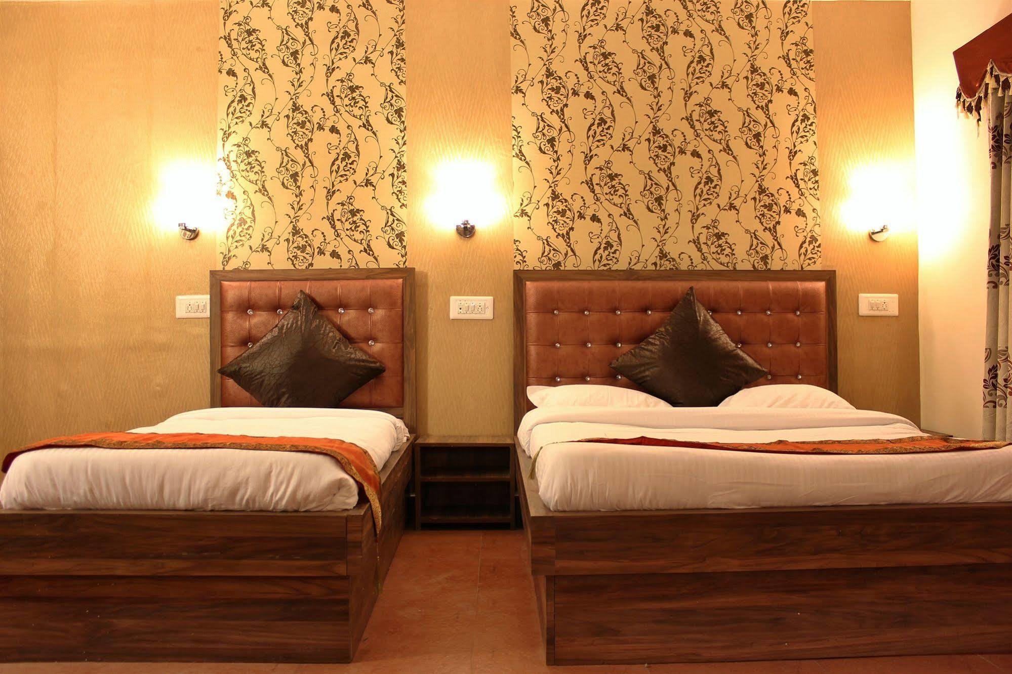 Hotel Walisons Resorts Srīnagar Extérieur photo