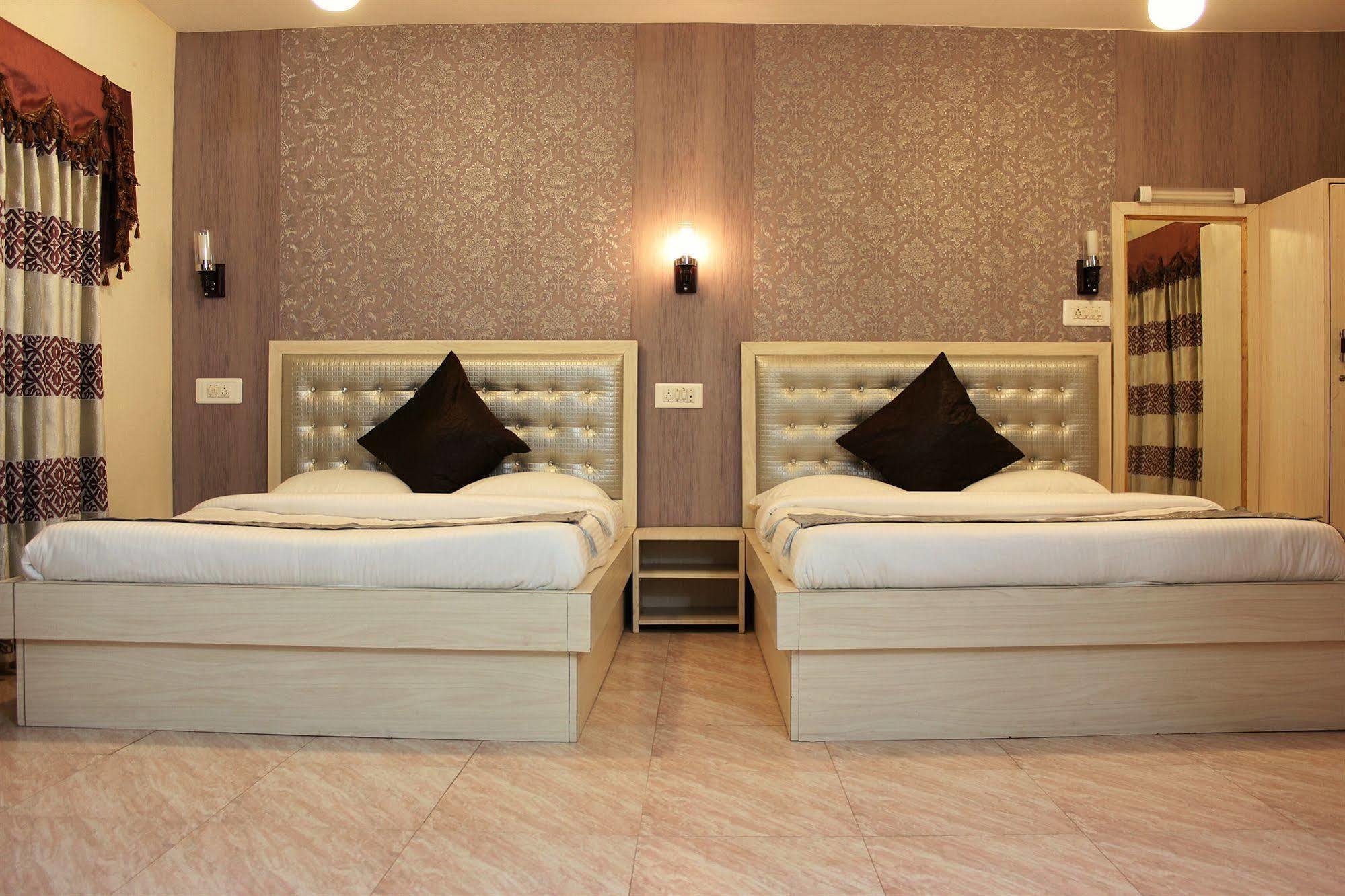 Hotel Walisons Resorts Srīnagar Extérieur photo