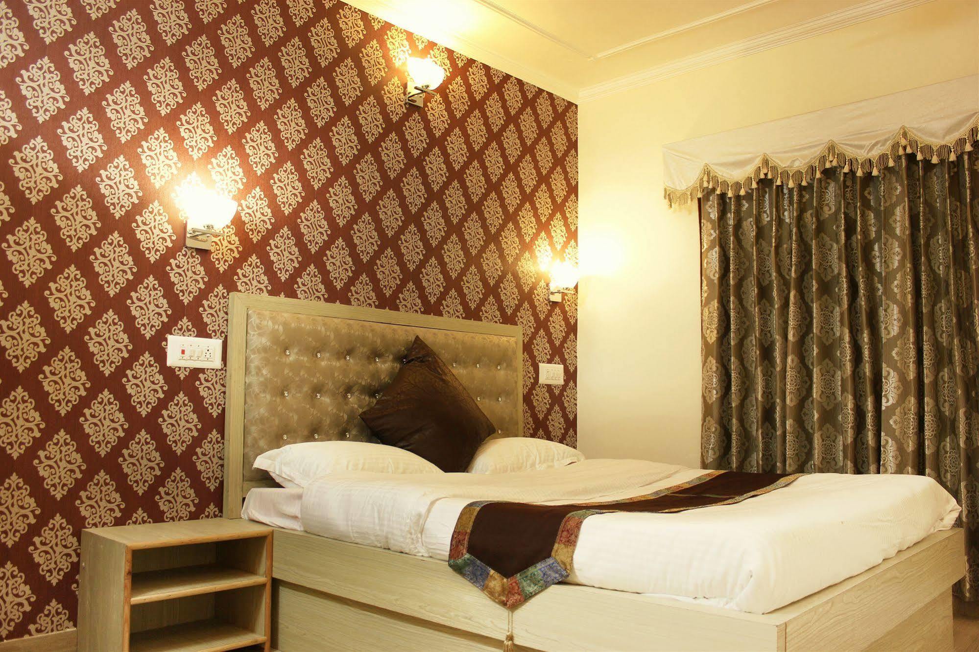 Hotel Walisons Resorts Srīnagar Extérieur photo
