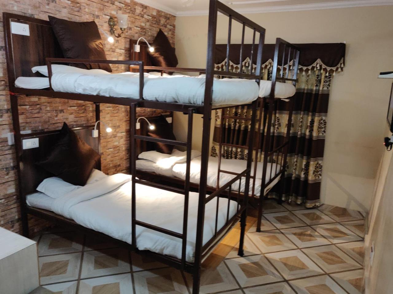 Hotel Walisons Resorts Srīnagar Extérieur photo